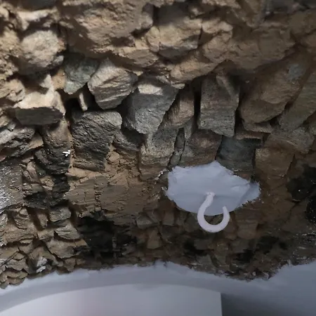 1722 De Charmes Ville-di-Paraso