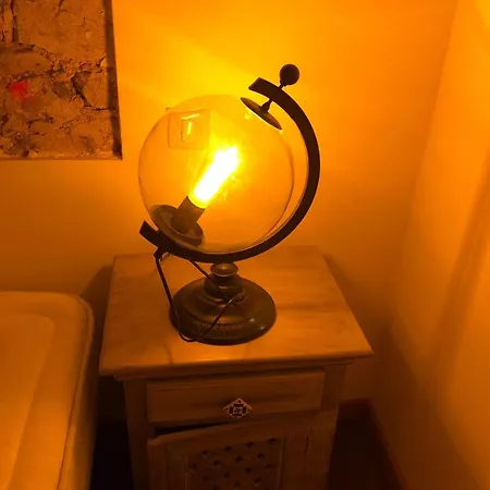 1722 De Charmes Ville-di-Paraso