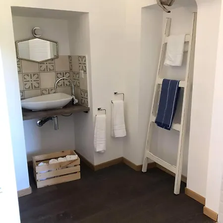 1722 De Charmes 3* Ville-di-Paraso