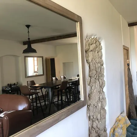 Guest house 1722 De Charmes