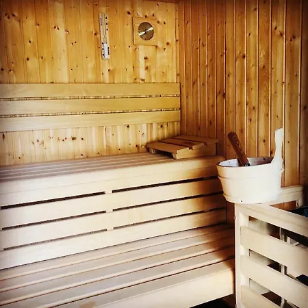 1722 De Charmes Ville-di-Paraso