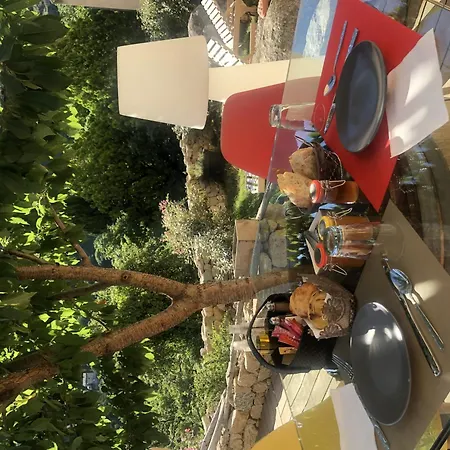 Guest house 1722 De Charmes