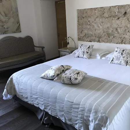 Guest house 1722 De Charmes *
