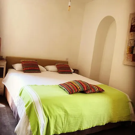 Guest house 1722 De Charmes *